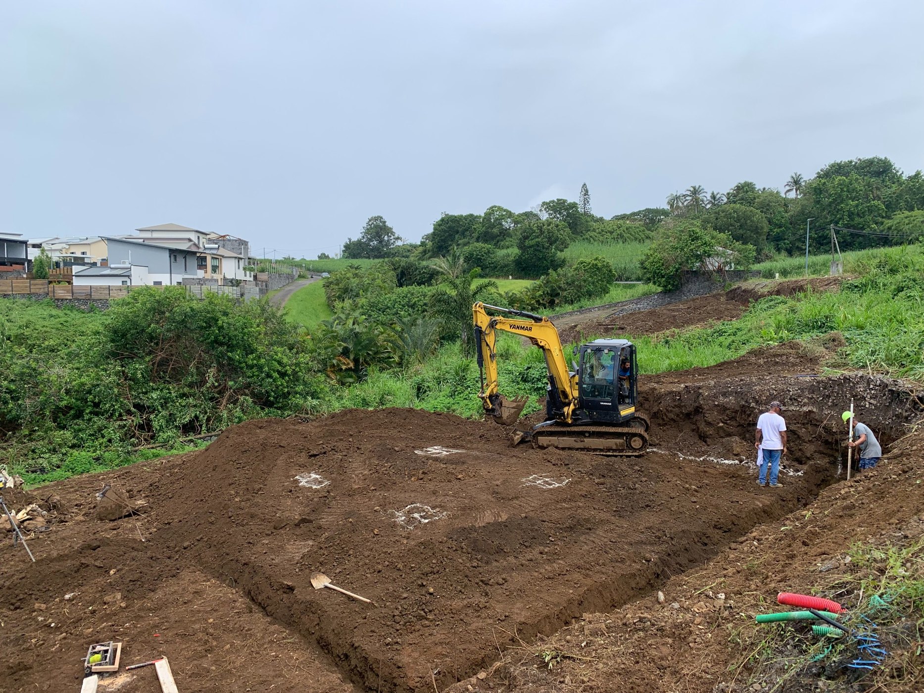 Terrassement d'un terrain à La Réunion